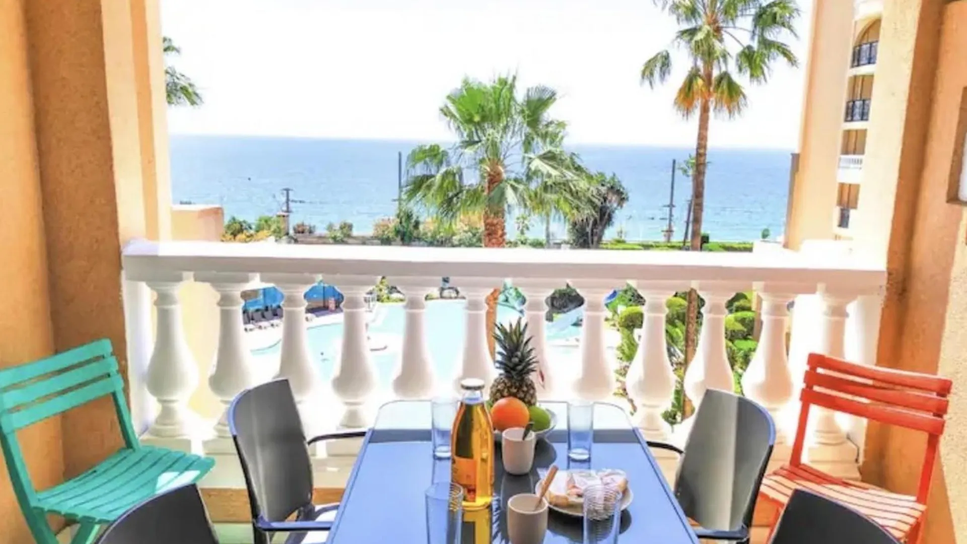 Cannes La Bocca: Appartement 2 Pieces Avec Terrasse Et Piscines - Fr-1-609-110